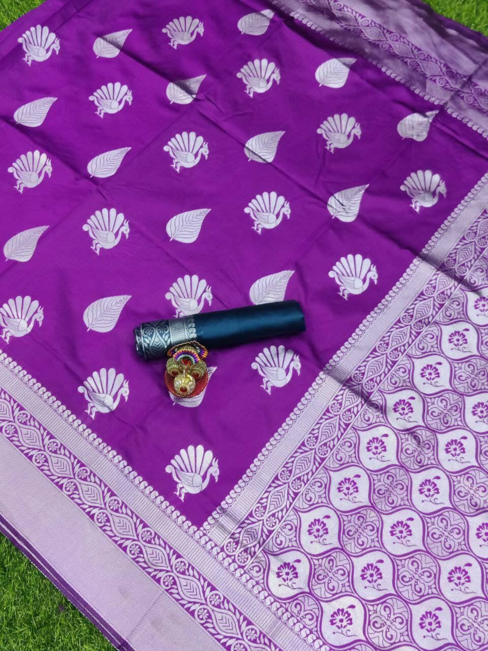 DEIANA'S Beautiful Designer Golden zari Soft Lichi Silk Saree - Purple - Swadesiicart
