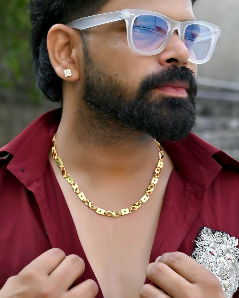 VOJ Gold-Polished Biscuit Shaped Chain With Small Heart | Swadesiicart