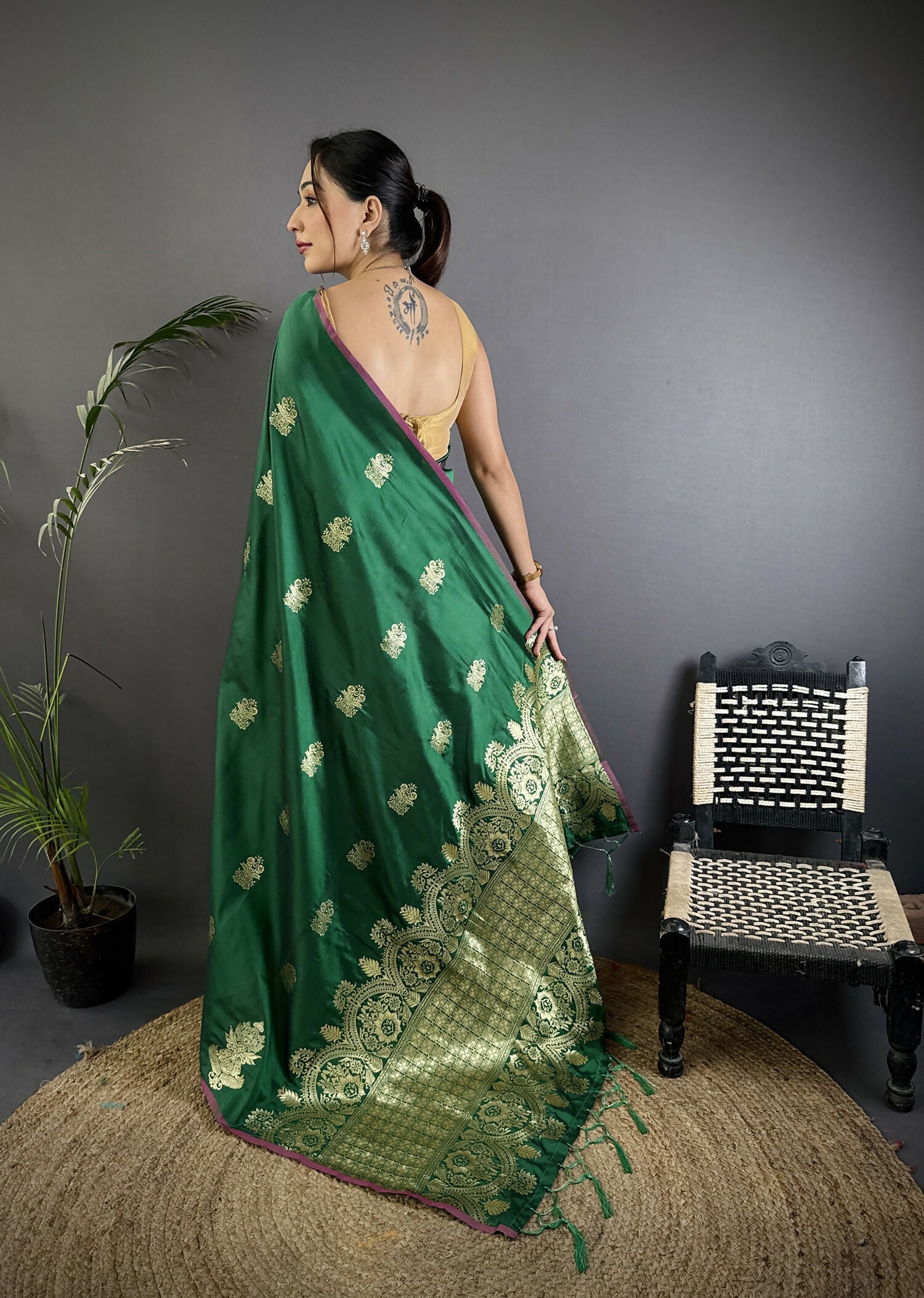 Joban Fashion Dark Green Banarasi Lichi Silk Gold Zari Meena Saree | Swadesiicart