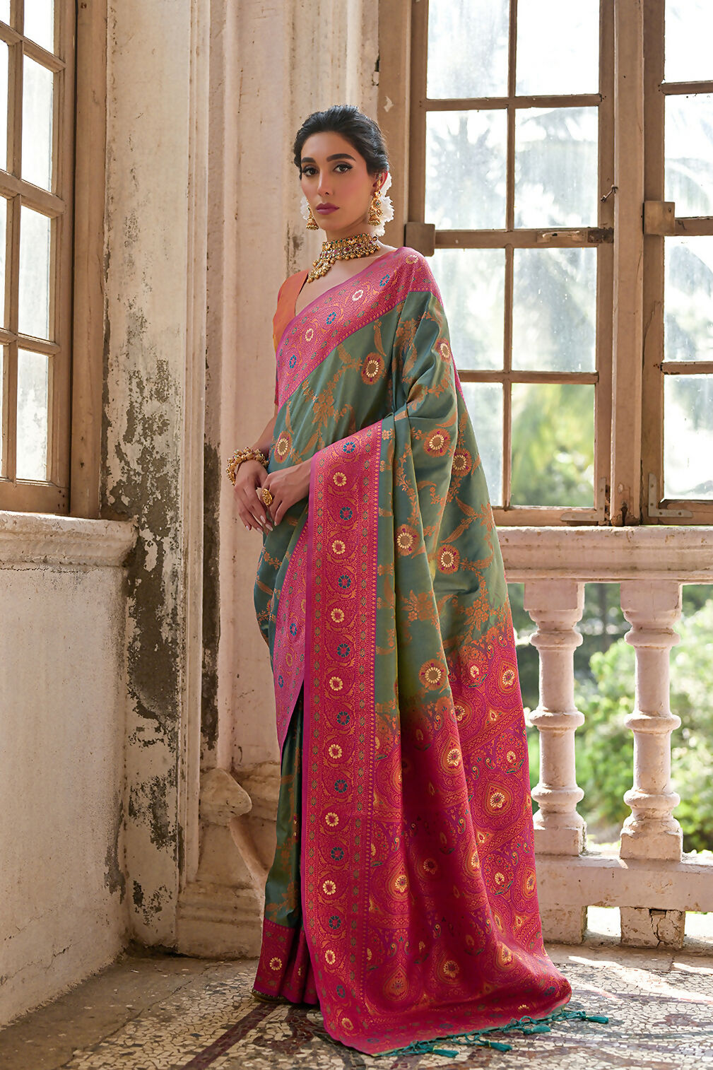 Vishnu Weaves Women's Rama Banarasi Silk Zari Woven Saree with Blouse - Swadesiicart