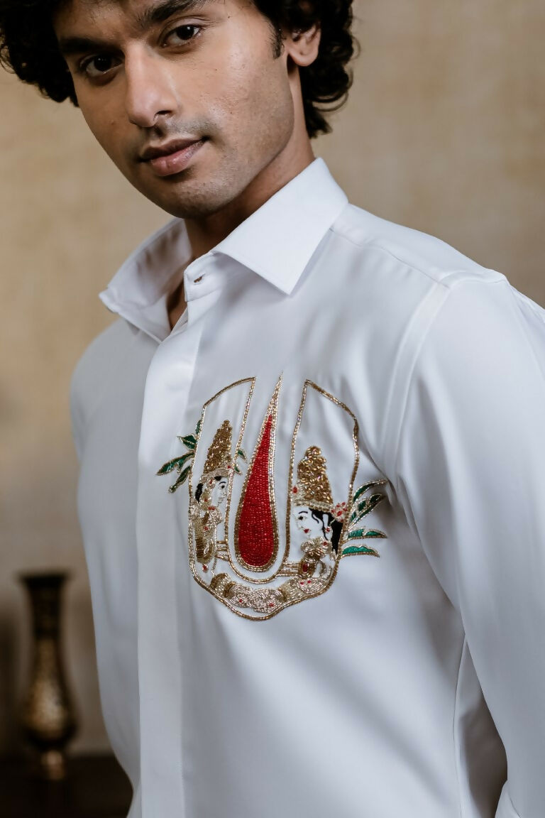 British White Sri Vari Sutra Shirt By Hilo Design | Swadesiicart