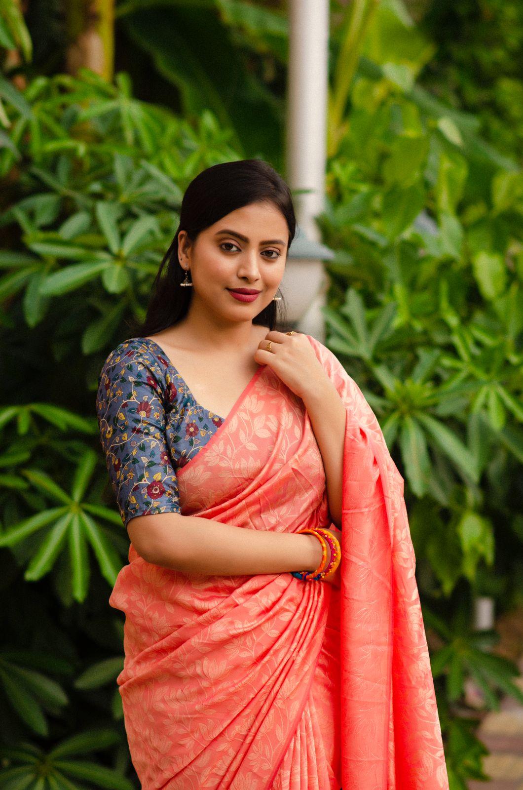 Pink Jute Silk Woven Design Saree with Unstitched Blouse - Hiral Fashion | Swadesiicart