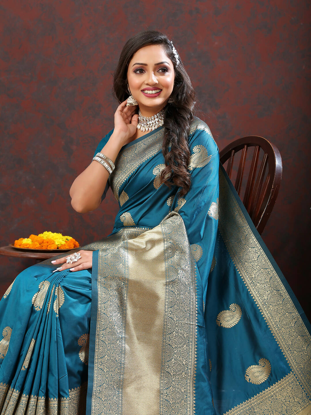 Lorenvalley Fashion Rama Soft Silk Woven Design Gold Zari Weaving Saree - Swadesiicart
