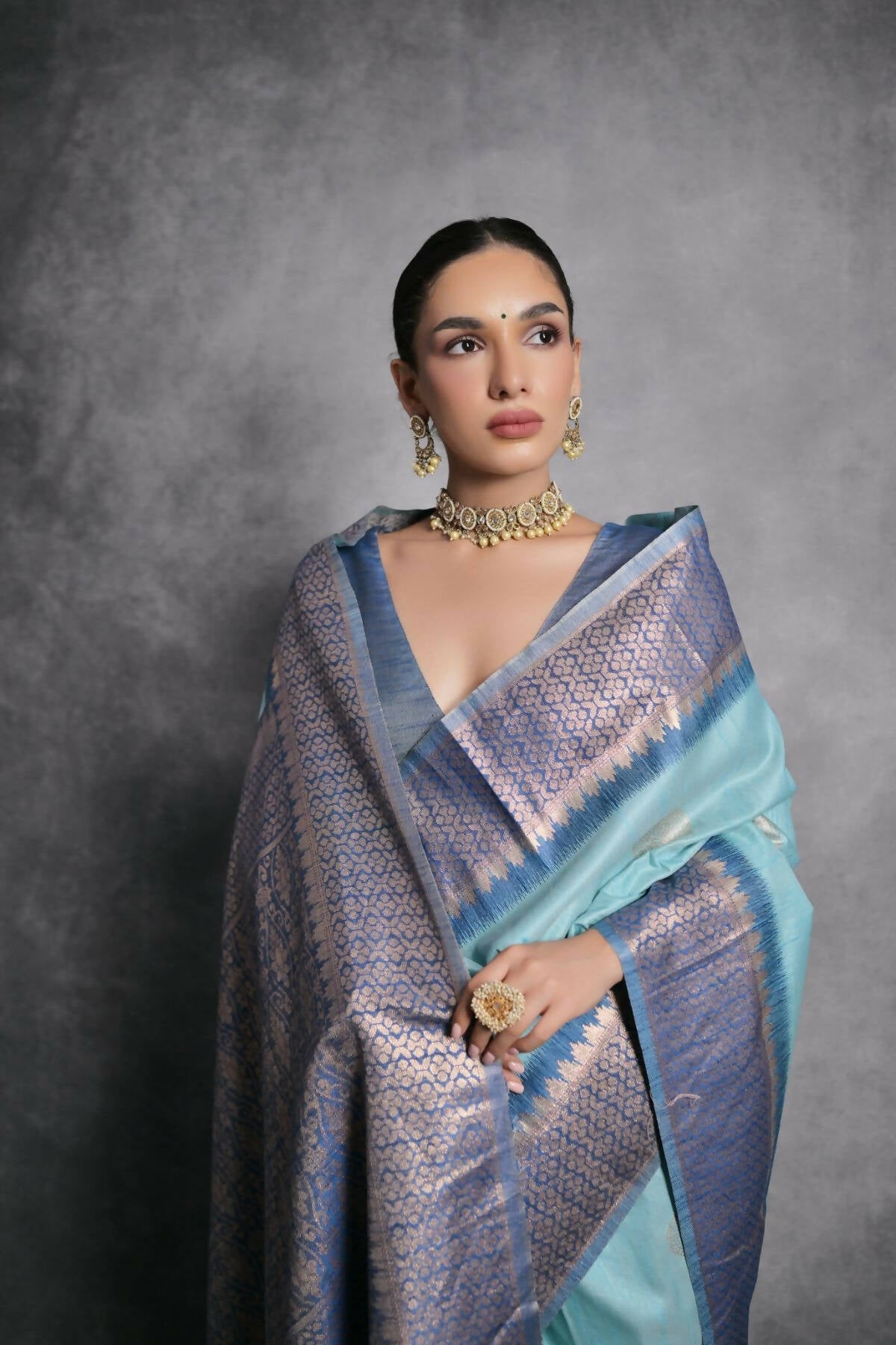 Vishnu Weaves Women's Firozi Tussar Silk Zari Woven Saree with Blouse - Swadesiicart