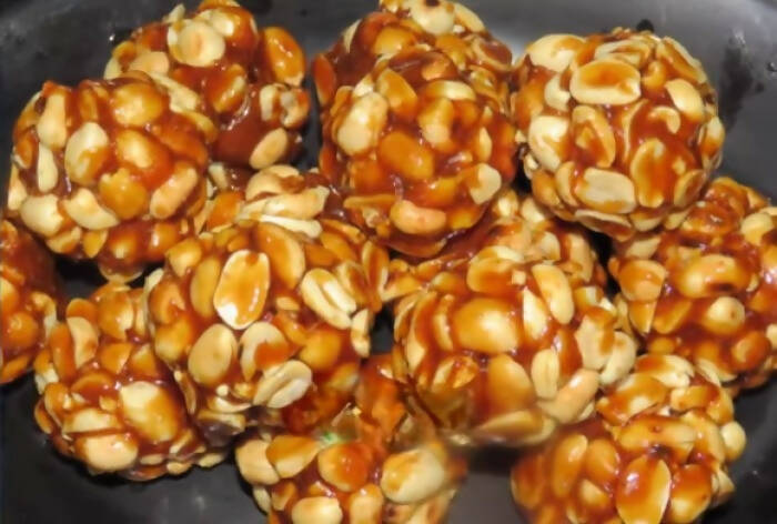Godavari Vantillu Peanut ladoo/ Palli Undalu / Bellam Verusenaga Pappu Undalu | Swadesiicart