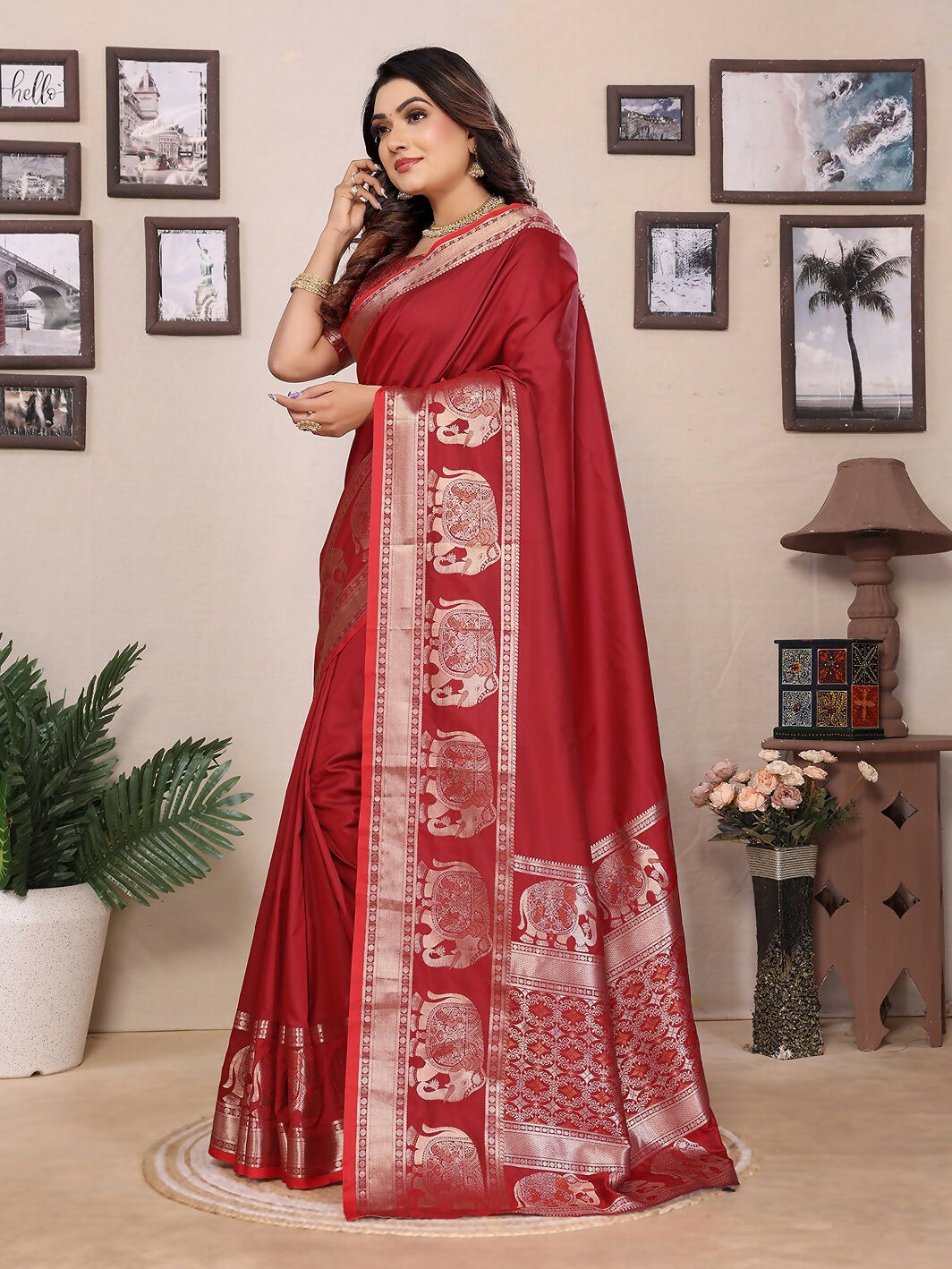Joban Fashion Red Solid Banarasi Silk Sarees | Swadesiicart