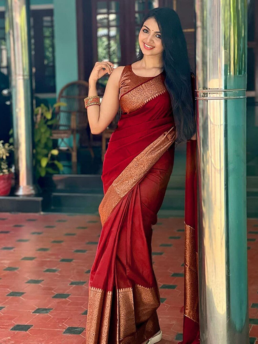 Kalini Ethnic Motif Woven Design Zari Banarasi Saree | Swadesiicart