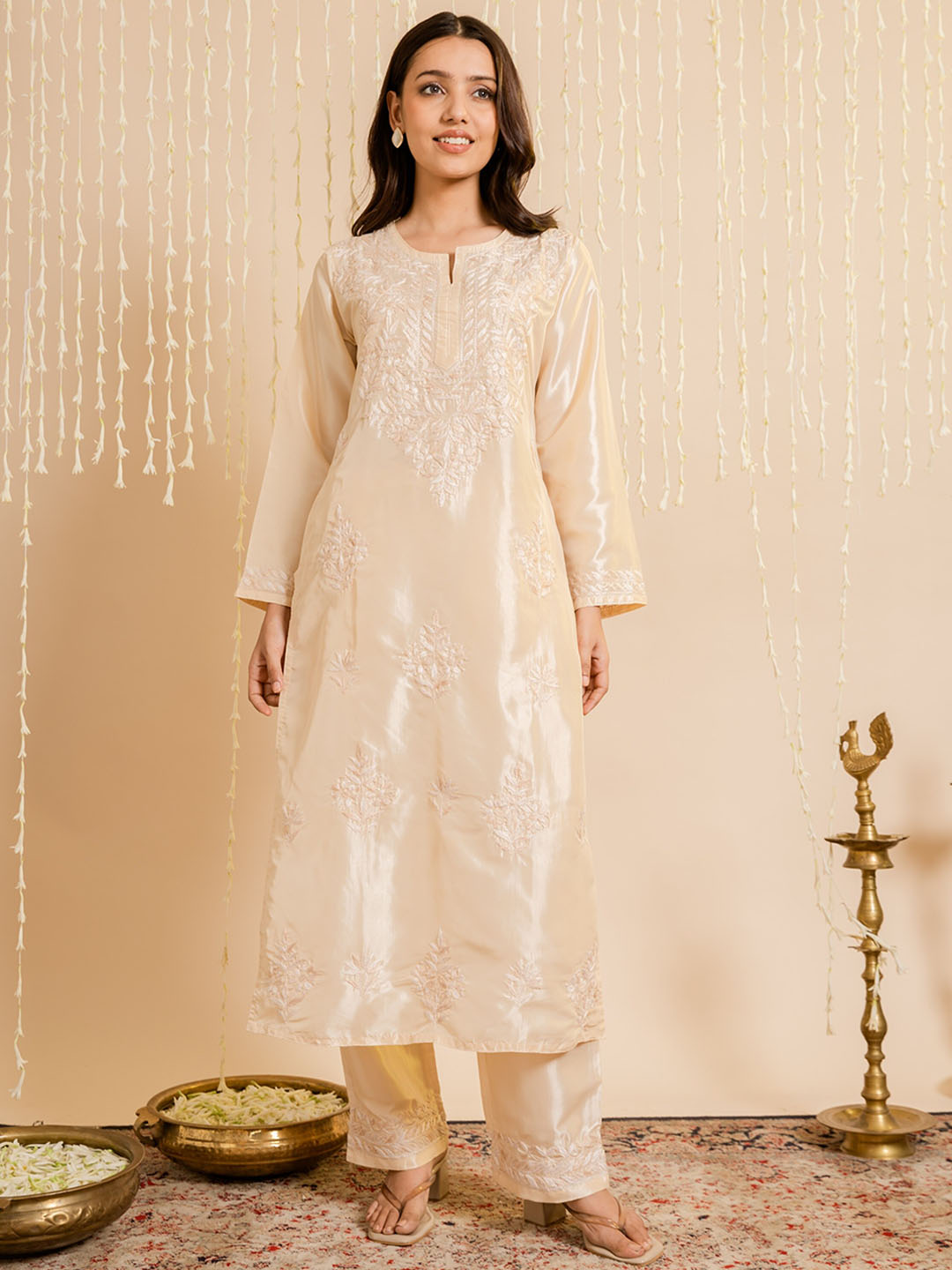 HOUSE OF KARI Floral Embroidered Silk Chikankari Kurta | Swadesiicart