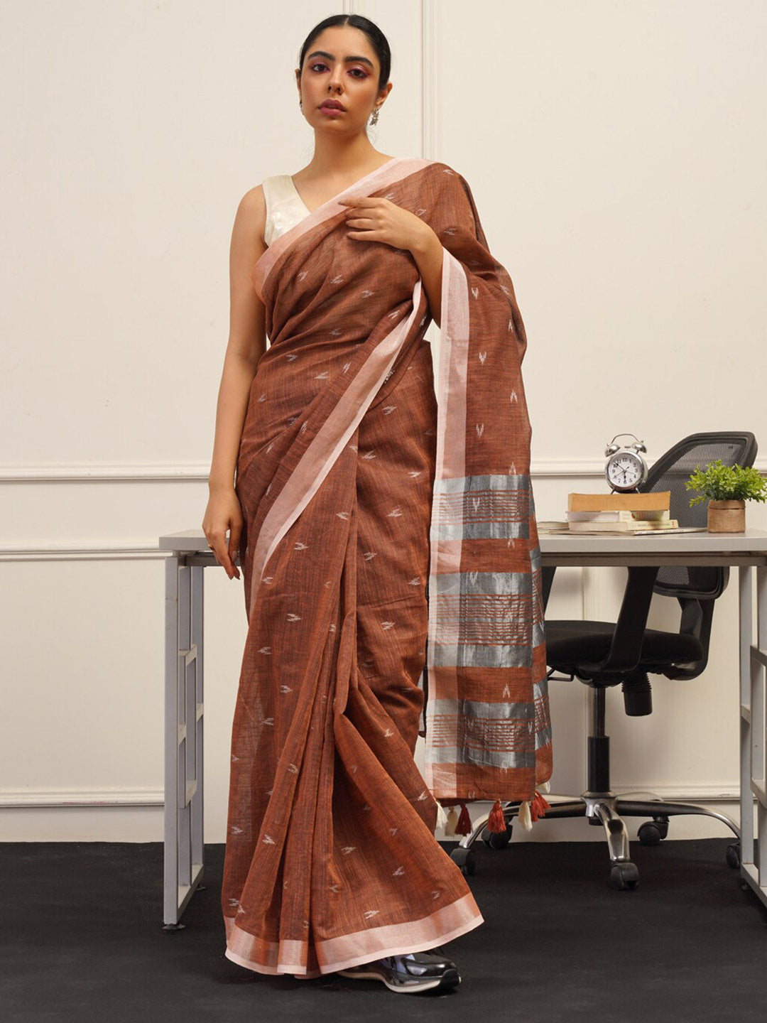 Tikhi Imli Rust Abstract Woven Design Zari Saree | Swadesiicart