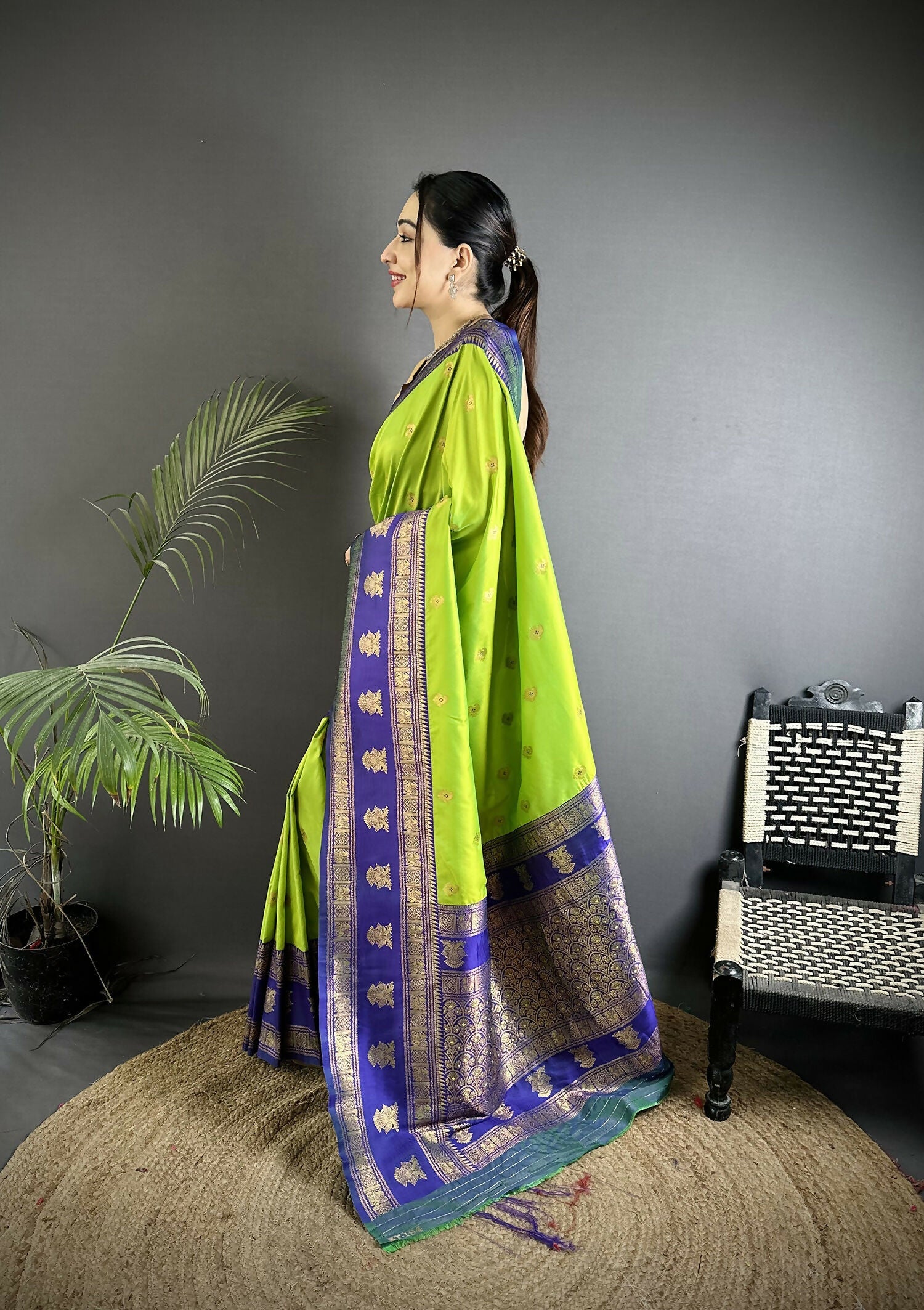 Joban Fashion Parrot Green Banarasi Soft Silk Woven Butti Saree | Swadesiicart