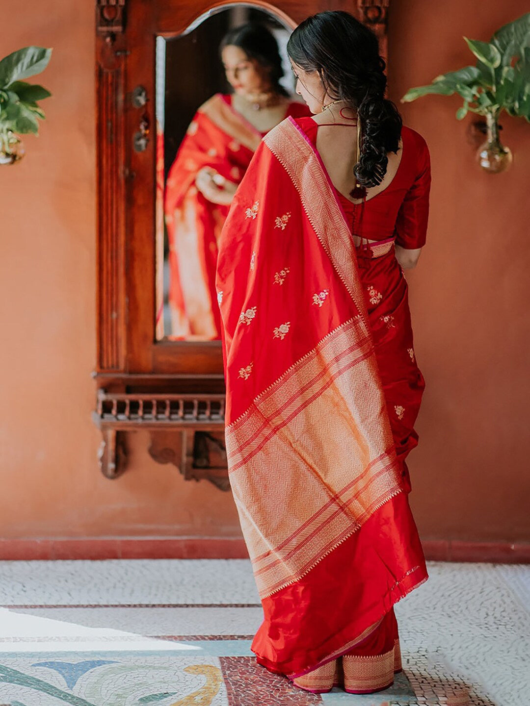 Kalini Floral Woven Design Zari Banarasi Saree | Swadesiicart