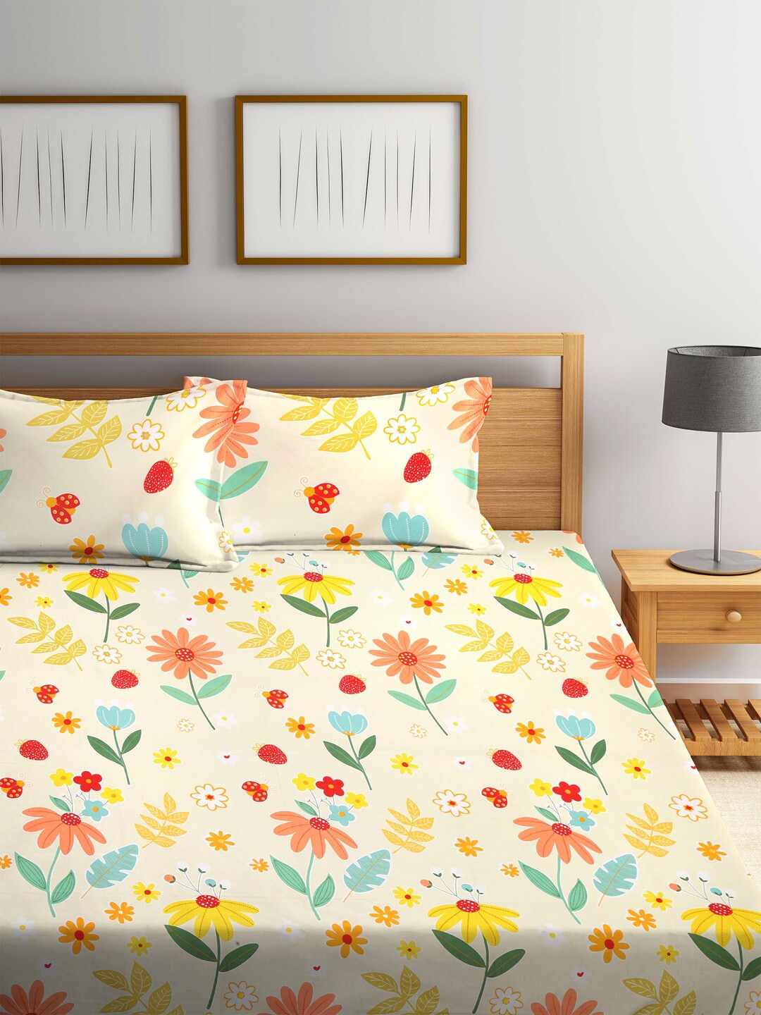 KLOTTHE White & Yellow Printed 300 TC Double King Fitted Bedsheet With 2 Pillow Covers - Swadesiicart