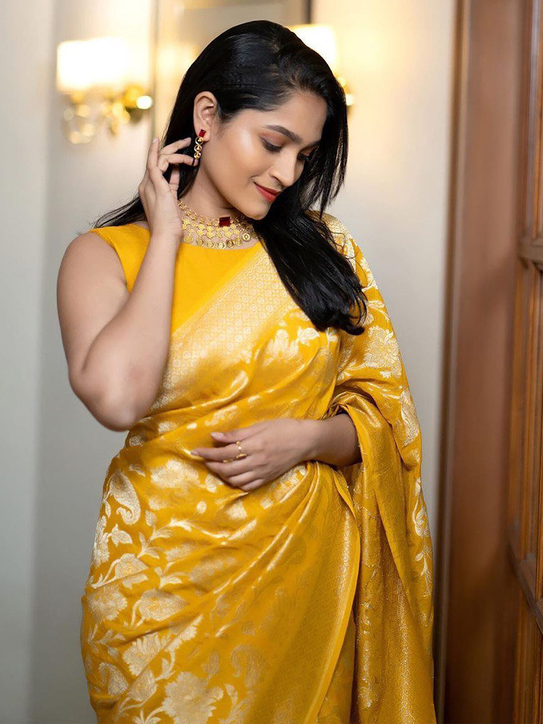 Kalini Ethnic Motifs Woven Design Banarasi Saree | Swadesiicart