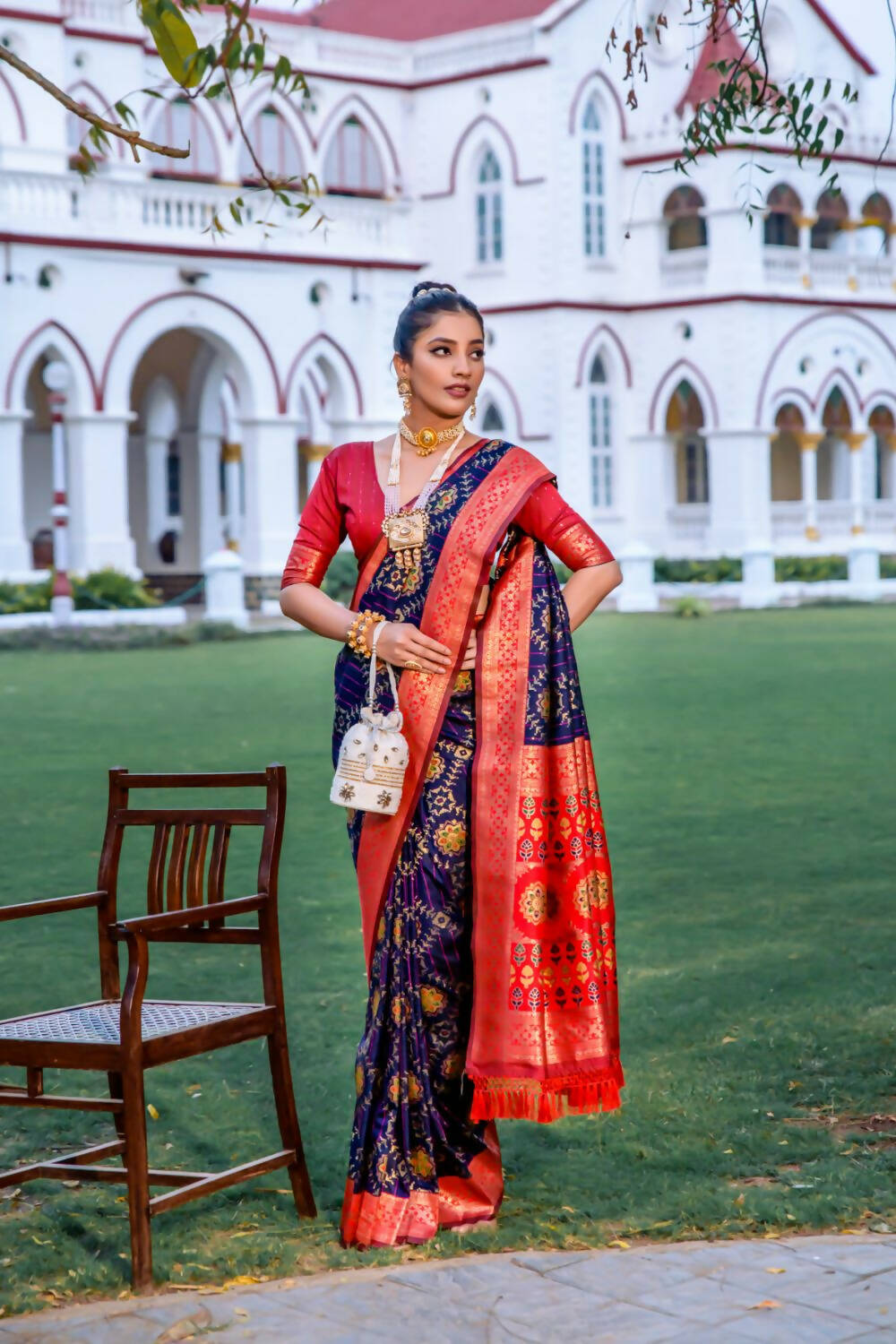 Vishnu Weaves Women's Navy Blue Patola Banarasi Silk Meenakari Zari Woven Saree with Blouse - Swadesiicart