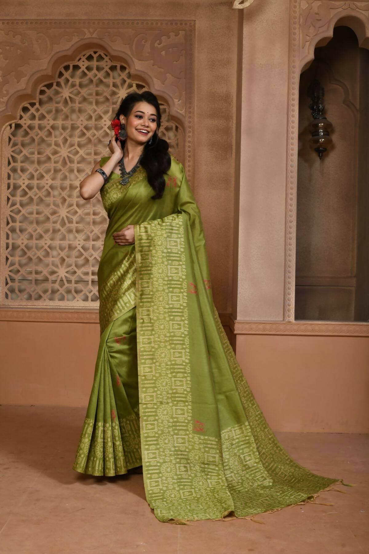 Vishnu Weaves Women's Mahendi Handloom Raw Silk Woven Border Saree with Unstitched Blouse - Swadesiicart