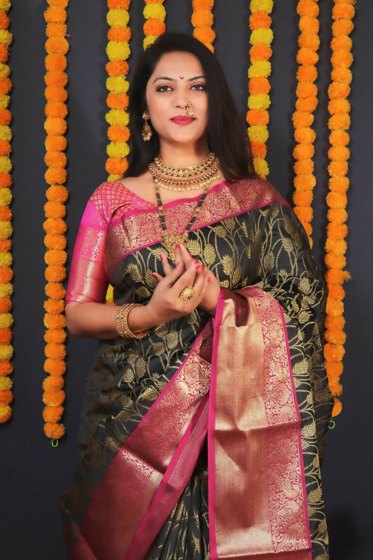 Jyoti Fashion Women's Black Kanjivaram Silk Zari Woven Saree with Blouse | Swadesiicart