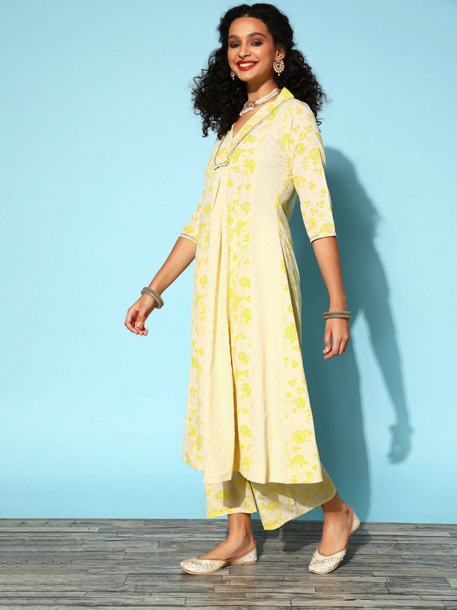 Ahalyaa Women Yellow Colour Crepe Printed Kurta Pant Set | Swadesiicart