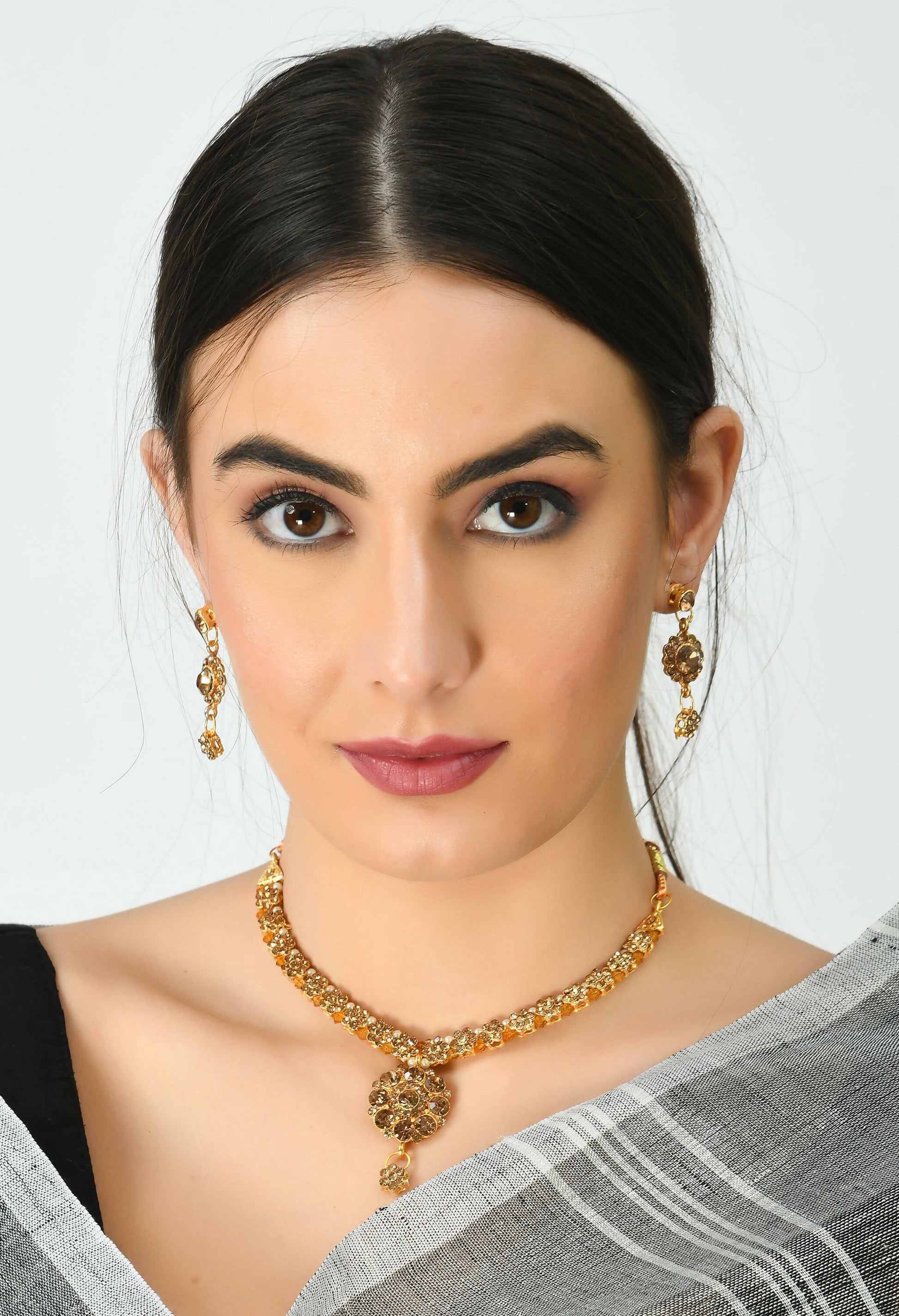 Mominos Fashion Johar Kamal Gold-Polished Brass Finish Stone Choker For Women (Golden) | Swadesiicart