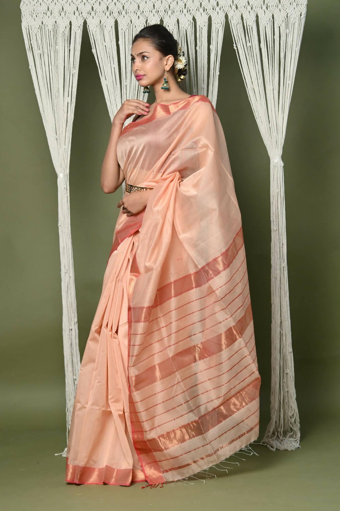 Very Much Indian Handloom Cotton Silk Maheshwari Saree With Sleek Golden Border - Beige | Swadesiicart
