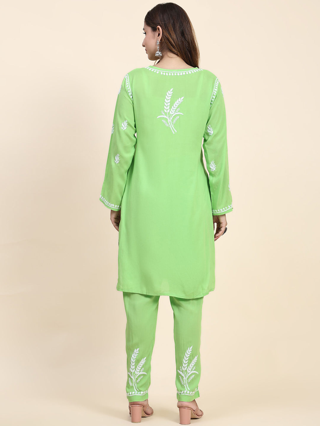 HOUSE OF KARI Floral Embroidered Chikankari Pure Cotton Kurta with Trousers | Swadesiicart