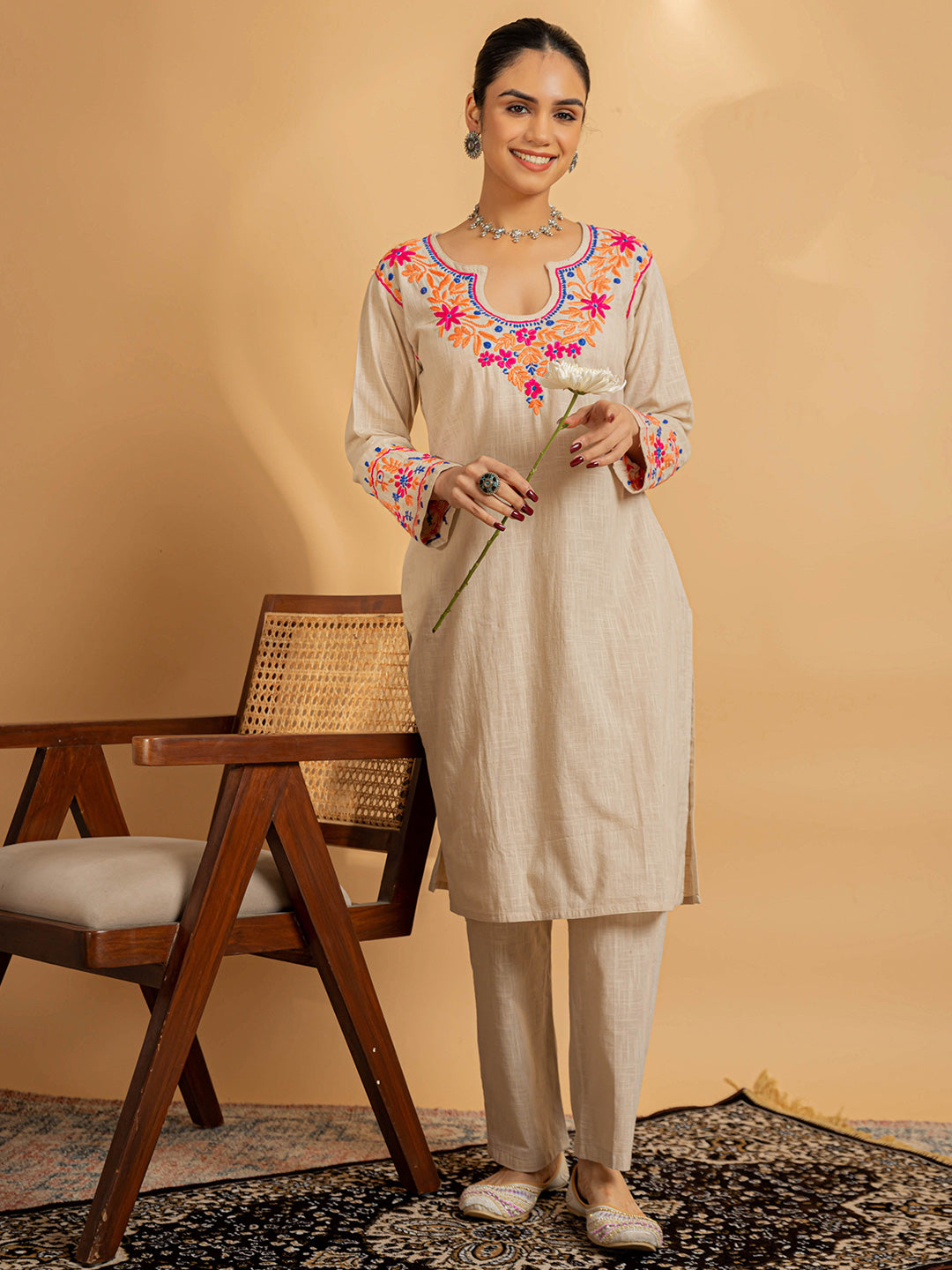 HOUSE OF KARI Floral Embroidered Chikankari Kurta With Palazzo | Swadesiicart
