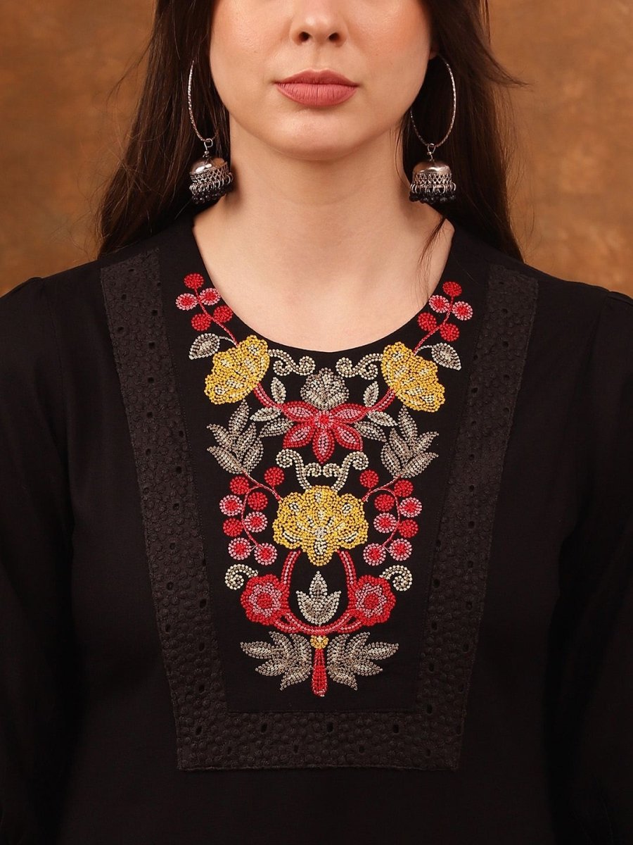 Anouk Floral Yoke Design Thread Work Straight Kurta - Swadesiicart