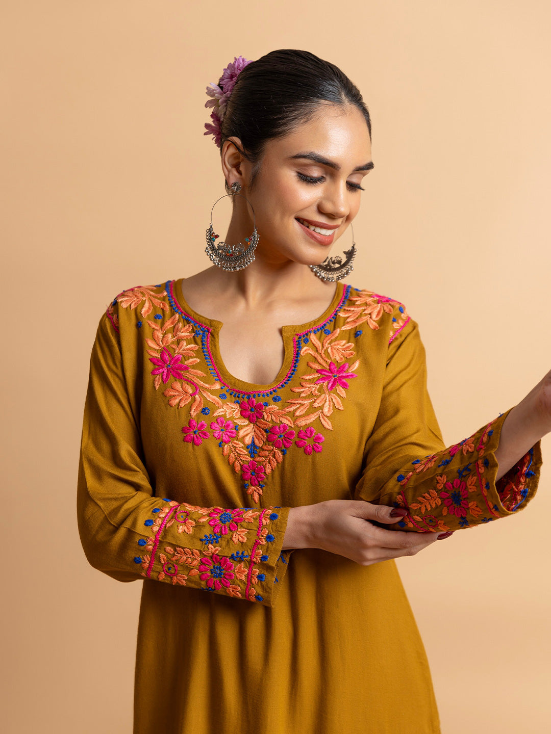 HOUSE OF KARI Floral Yoke Design Chikankari Kurta With Palazzo | Swadesiicart