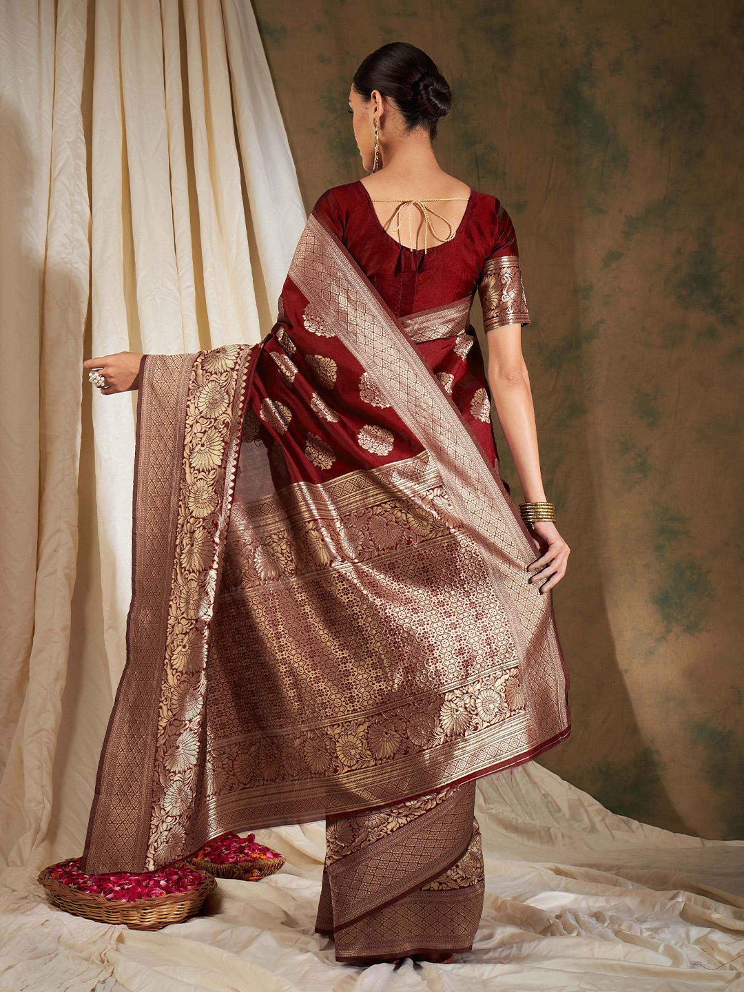 Sangria Maroon Ethnic Motifs Woven Design Zari Banarasi Saree | Swadesiicart