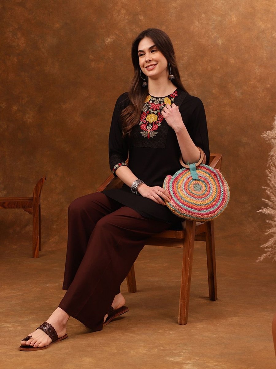 Anouk Floral Yoke Design Thread Work Straight Kurta - Swadesiicart