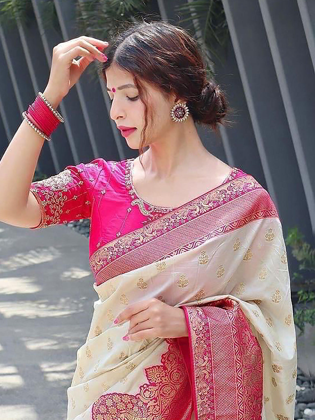 Kalini Ethnic Motifs Woven Design Zari Banarasi Saree | Swadesiicart