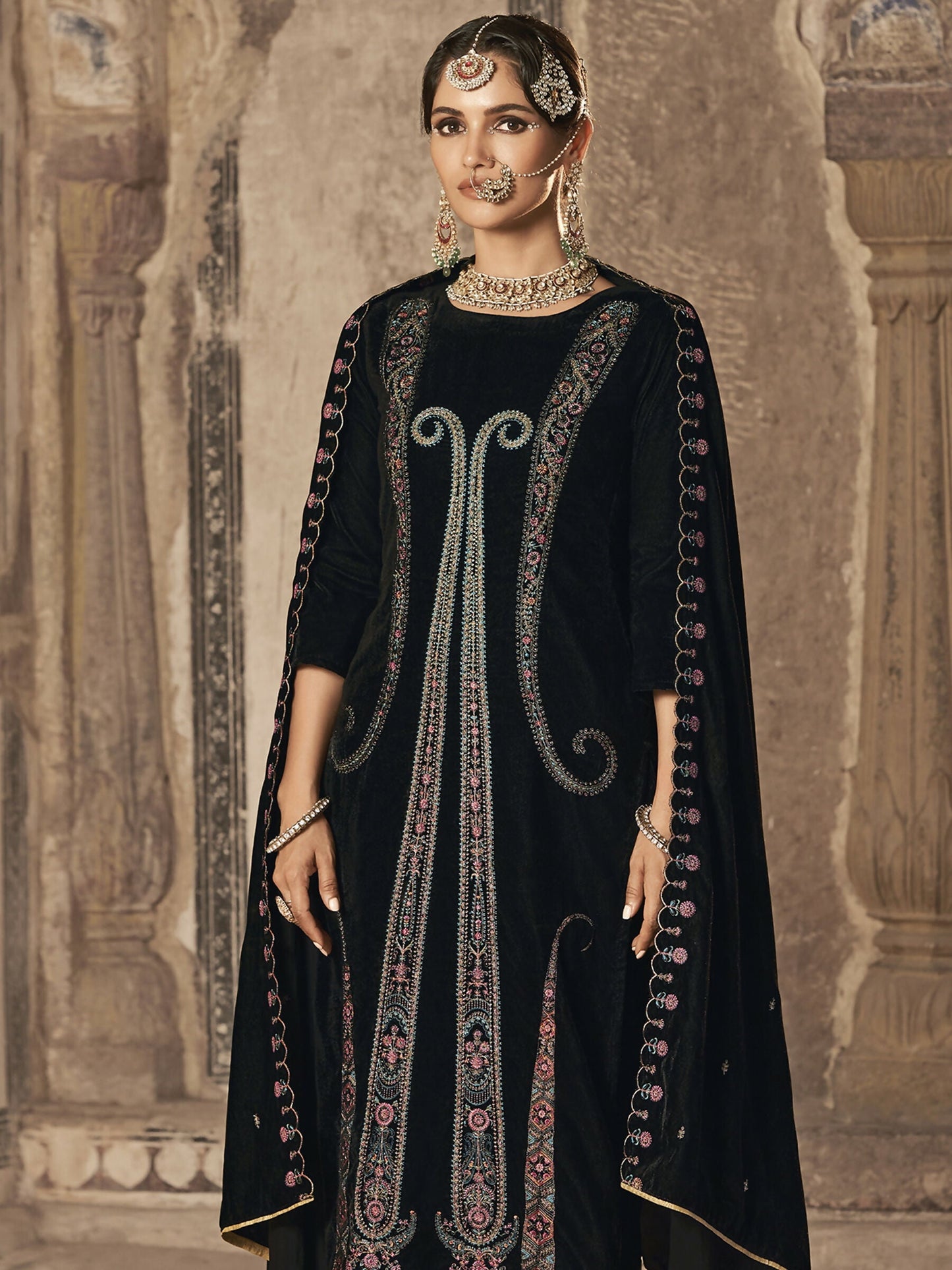 Jyoti Fashion Women's Black Velvet Floral Resham Thread with Jari work Kurta with Trouser & Dupatta | Swadesiicart