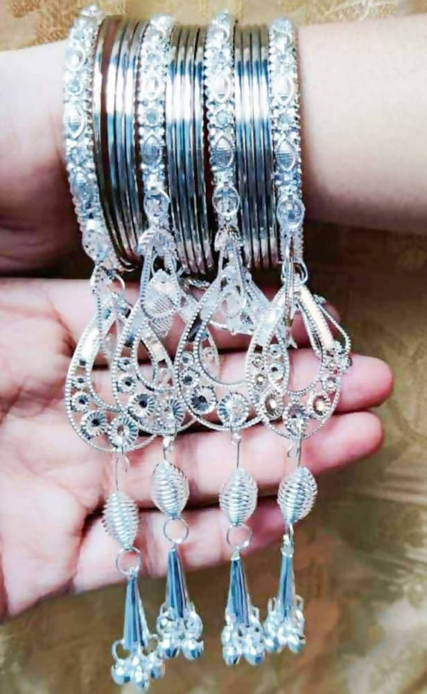Mominos Fashion Trendy Silver Plated Designer Bangles