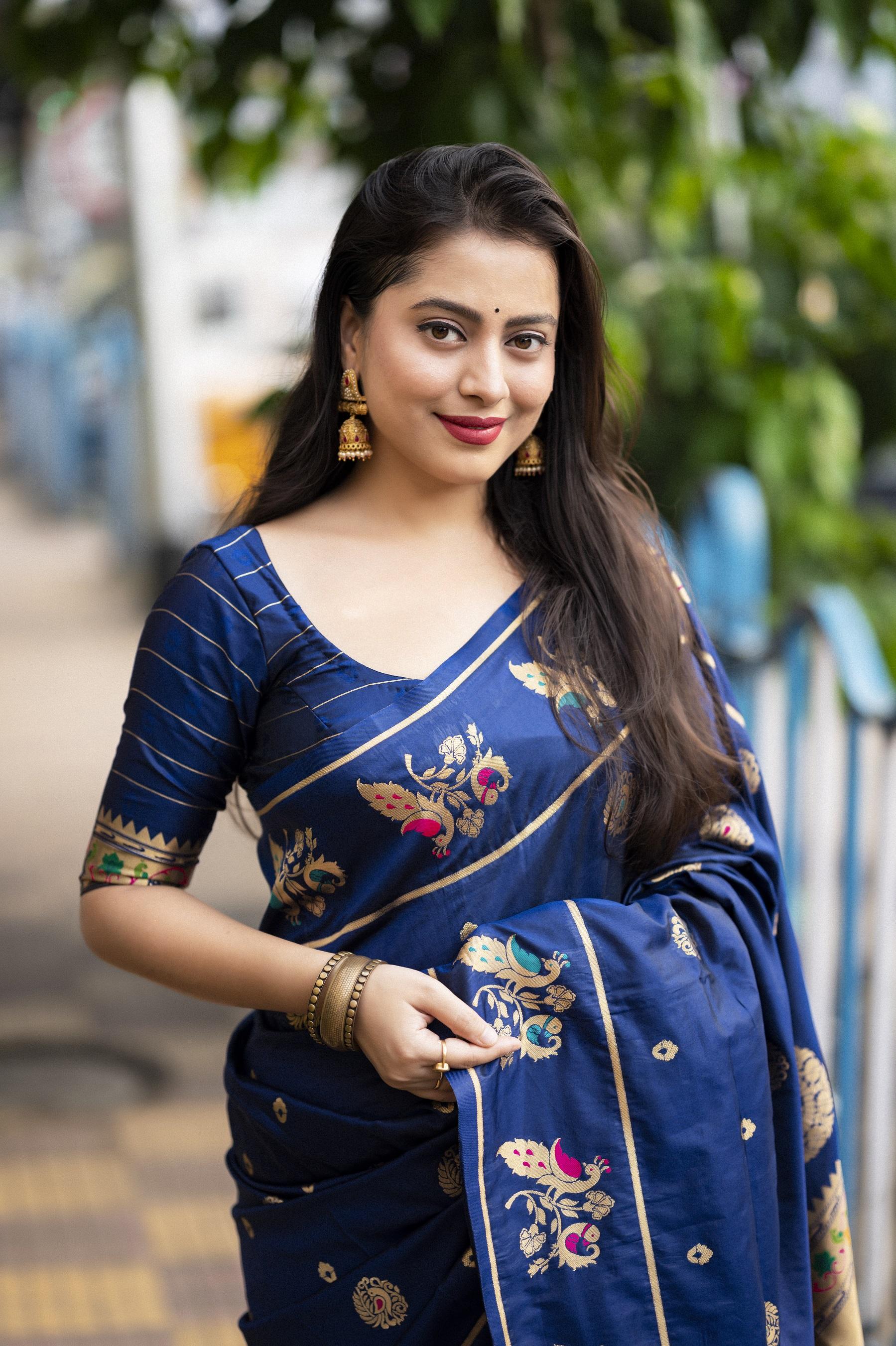 Navy Blue Pure Silk Woven Design Saree with Unstitched Blouse - Hiral Fashion | Swadesiicart