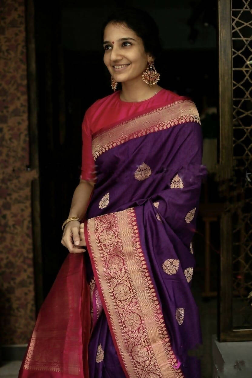 DEIANA'S Beautiful Designer Golden zari Soft Lichi Silk Saree - Purple - Swadesiicart