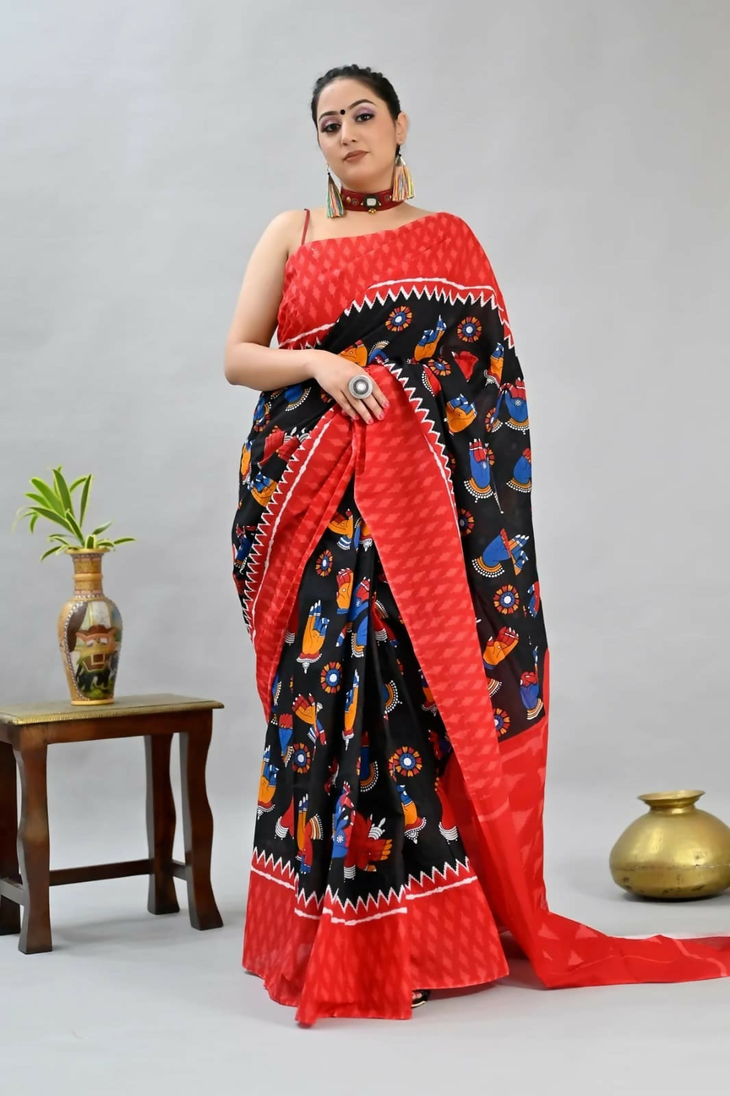 Exclusive Collection Black Red Beautiful Mulmul Cotton Saree - Swadesiicart