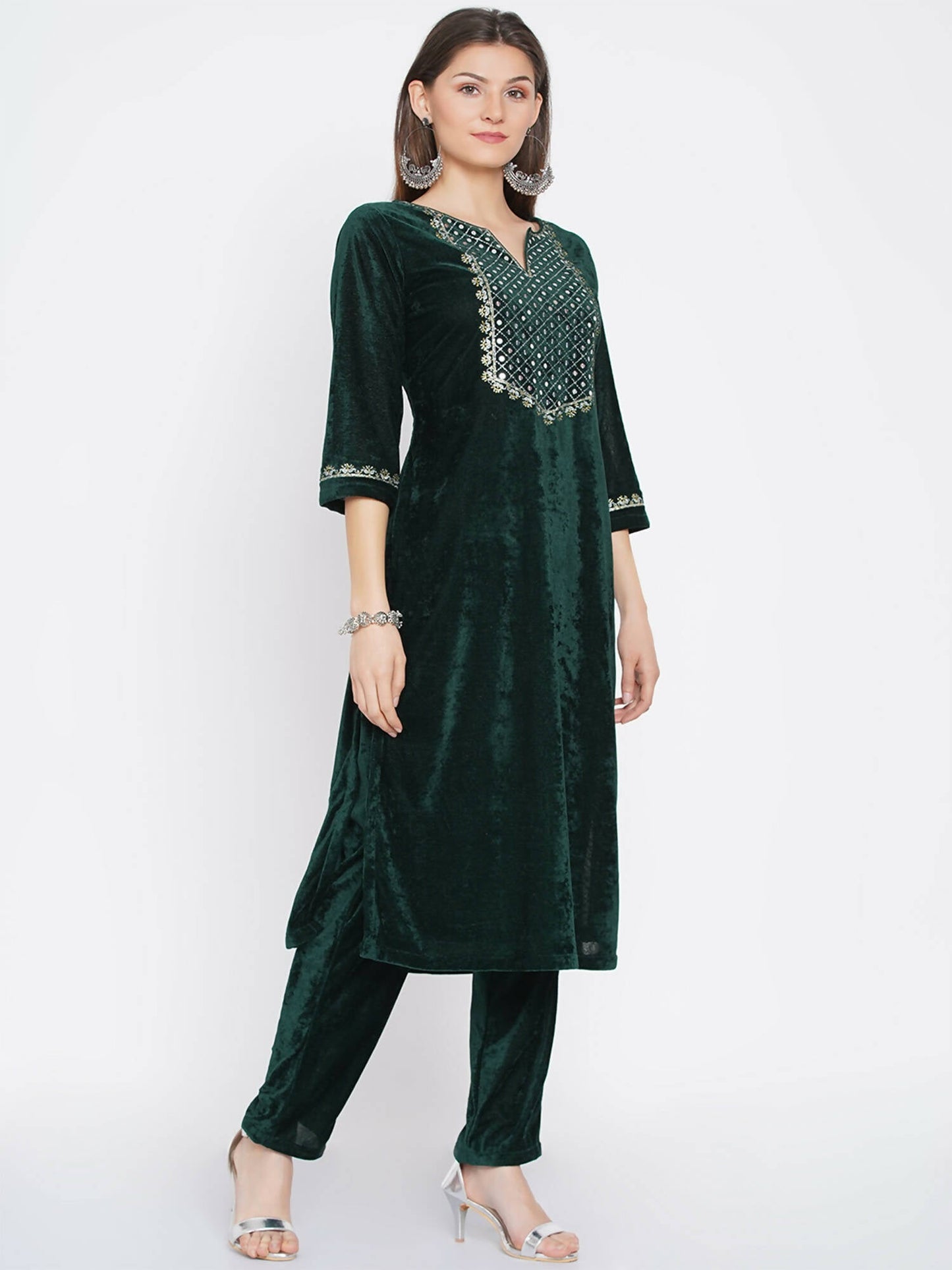 Women Republic Green Velvet Embroidered Kurta With Pant | Swadesiicart
