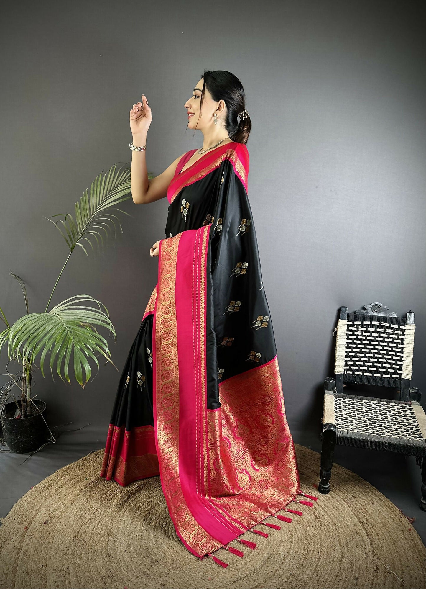 Joban Fashion Black Banarasi Soft Silk Woven Saree | Swadesiicart