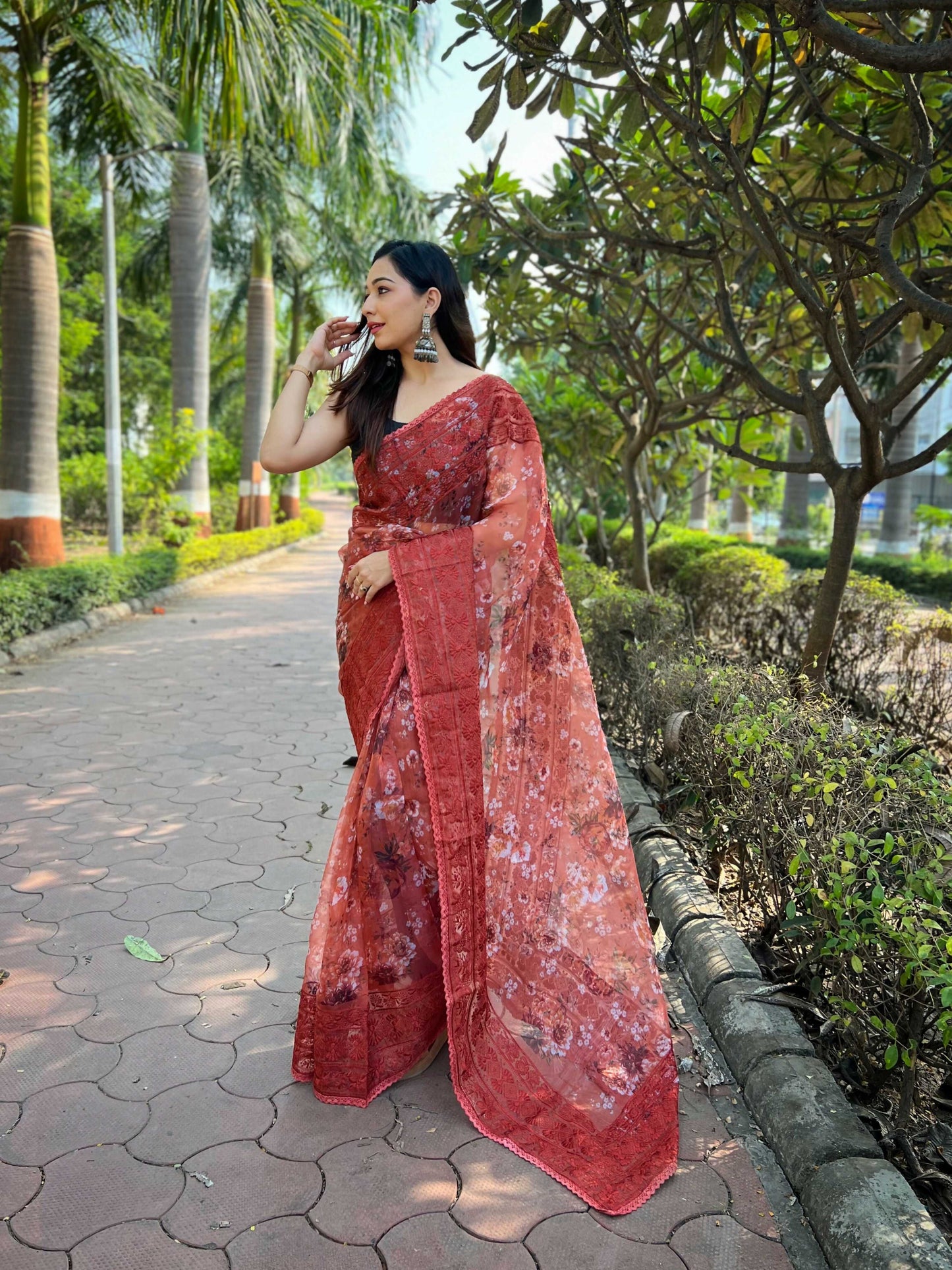 Vamsee Gunjan Red Organza Saree - Swadesiicart