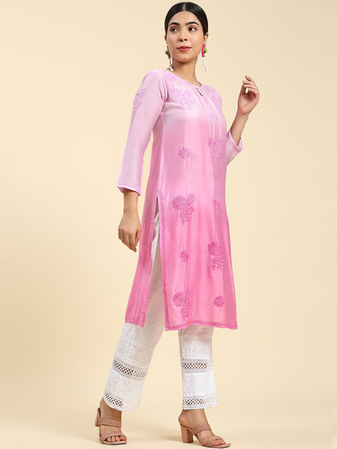 HOUSE OF KARI Floral Chikankari Embroidered Kurta | Swadesiicart