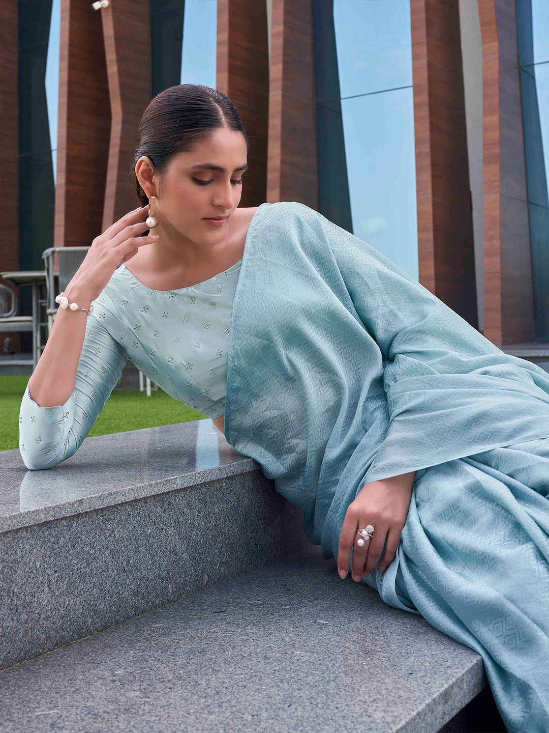 Tikhi Imli Geometric Printed Saree With Tassels | Swadesiicart