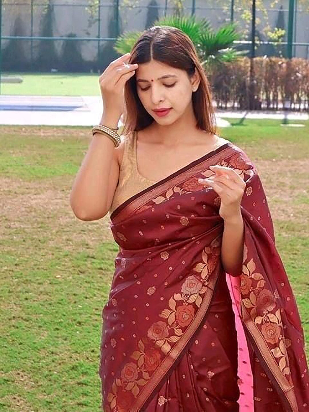 Kalini Floral Woven Design Zari Banarasi Saree | Swadesiicart