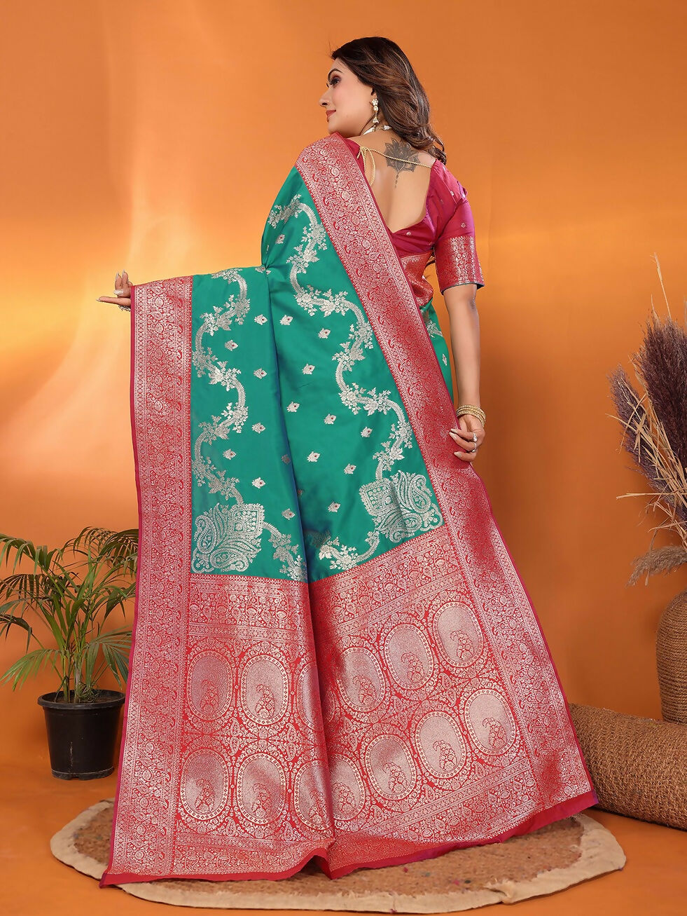 Joban Fashion Banarasi Pine Green Woven Soft Silk Saree | Swadesiicart