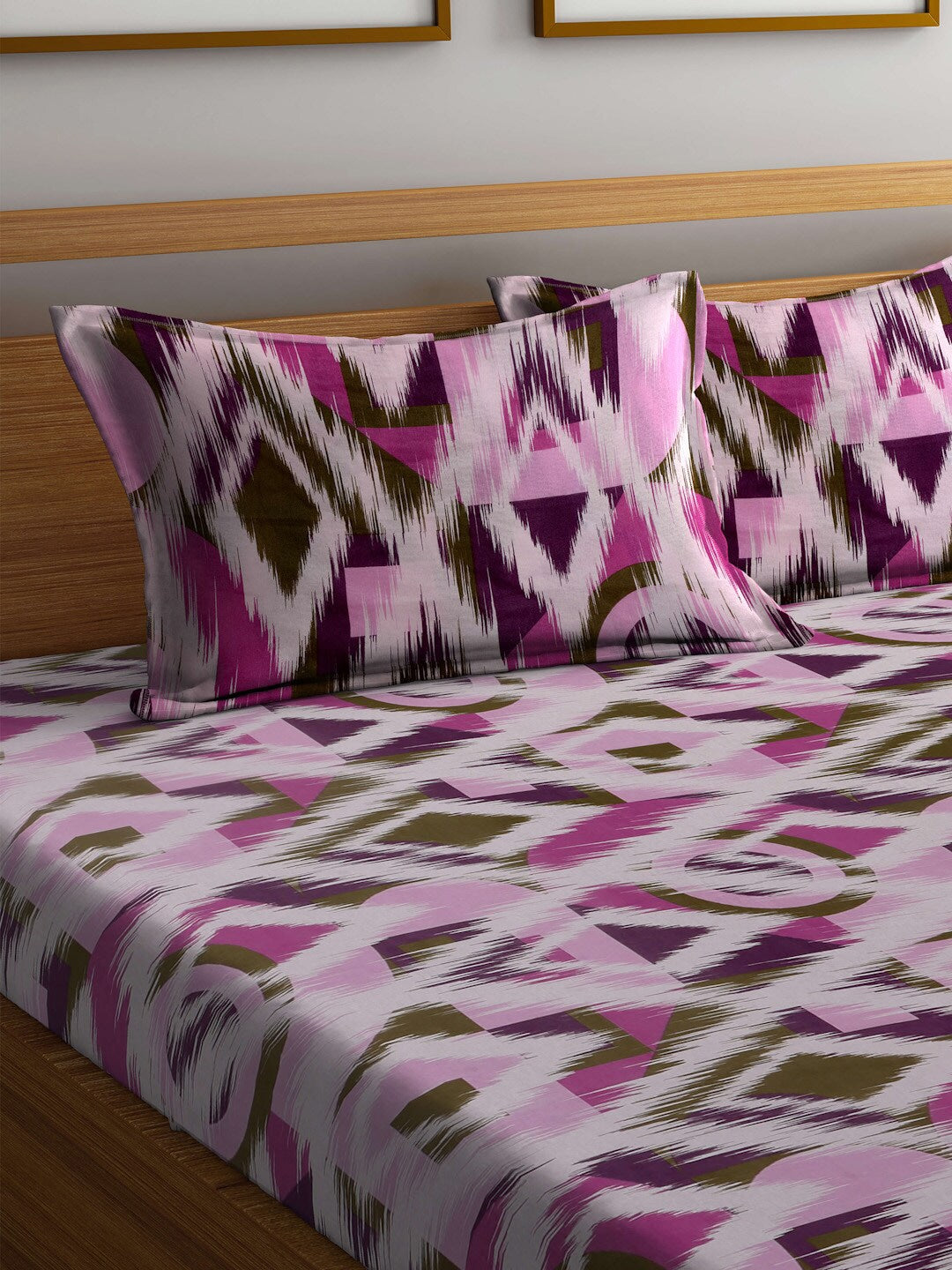 BOMBAY DYEING Marigold Purple Geometric Cotton 104 TC King Bedsheet With 2 Pillow Covers - Swadesiicart