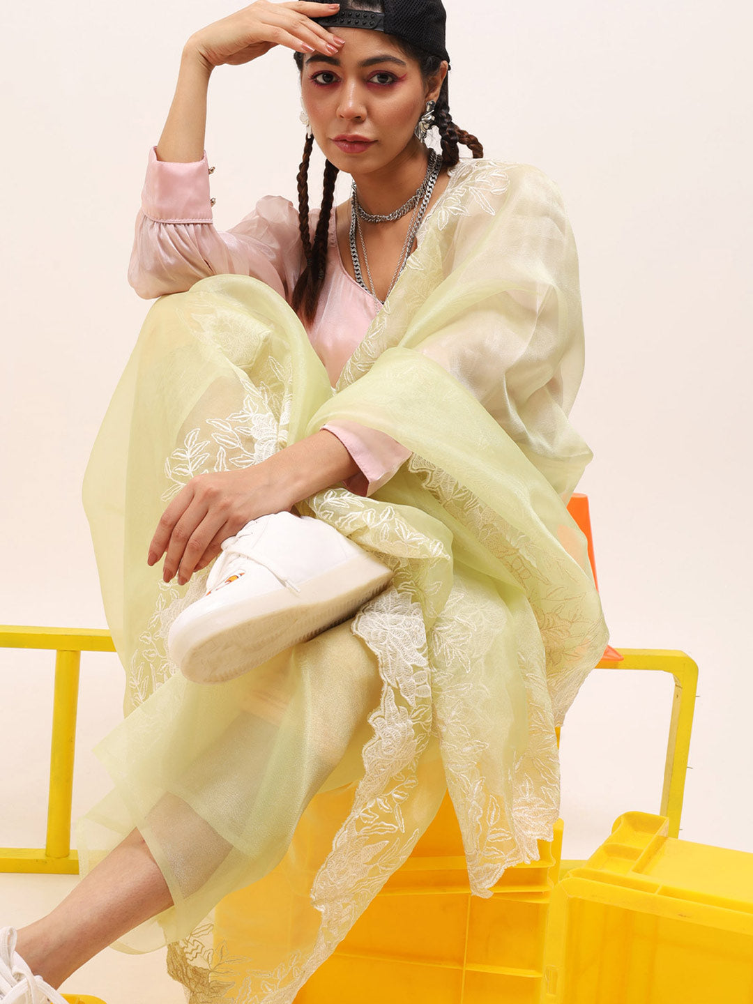 Tikhi Imli Green Floral Embroidered Organza Saree | Swadesiicart