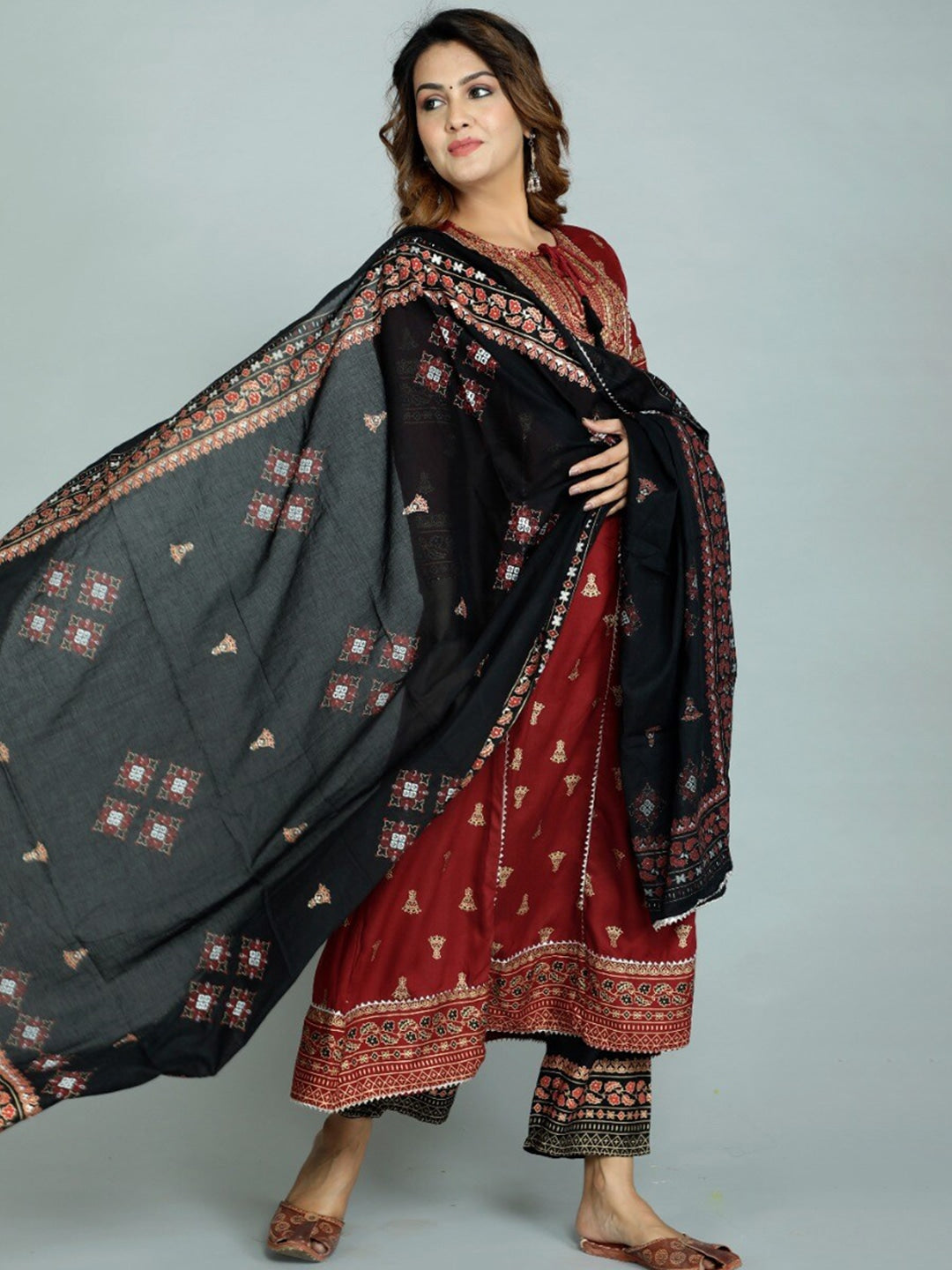 Indian Clothing Women's Red Embroidered Panelled Kurti with Trousers & With Dupatta - NOZ2TOZ - Swadesiicart