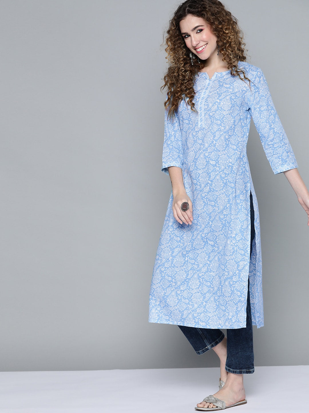 HERE&NOW Women Blue & White Paisley Printed Cotton Kurta - Swadesiicart
