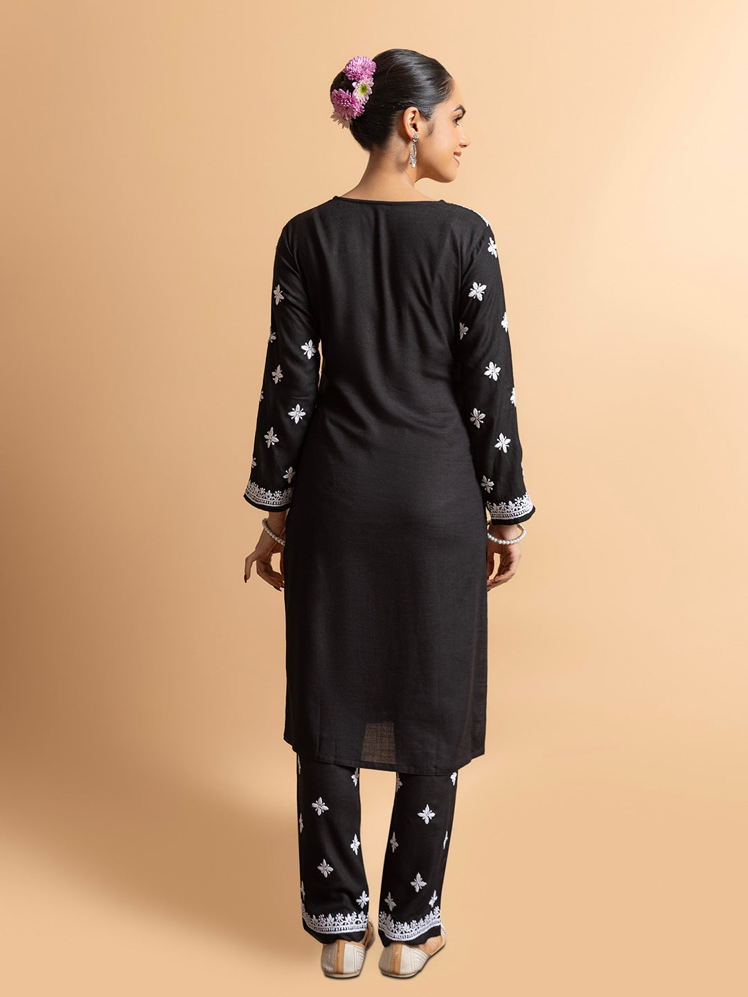 HOUSE OF KARI Floral Embroidered Chikankari Kurta With Trouser | Swadesiicart