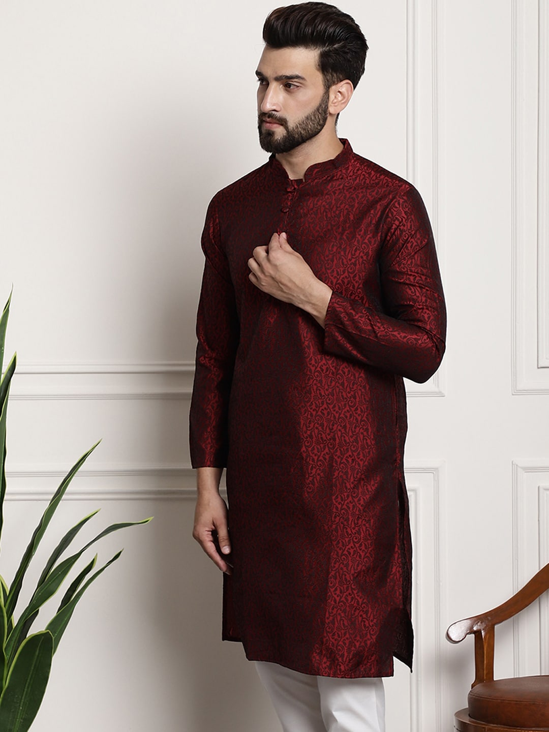 Sojanya Men Maroon Printed Straight Kurta | Swadesiicart