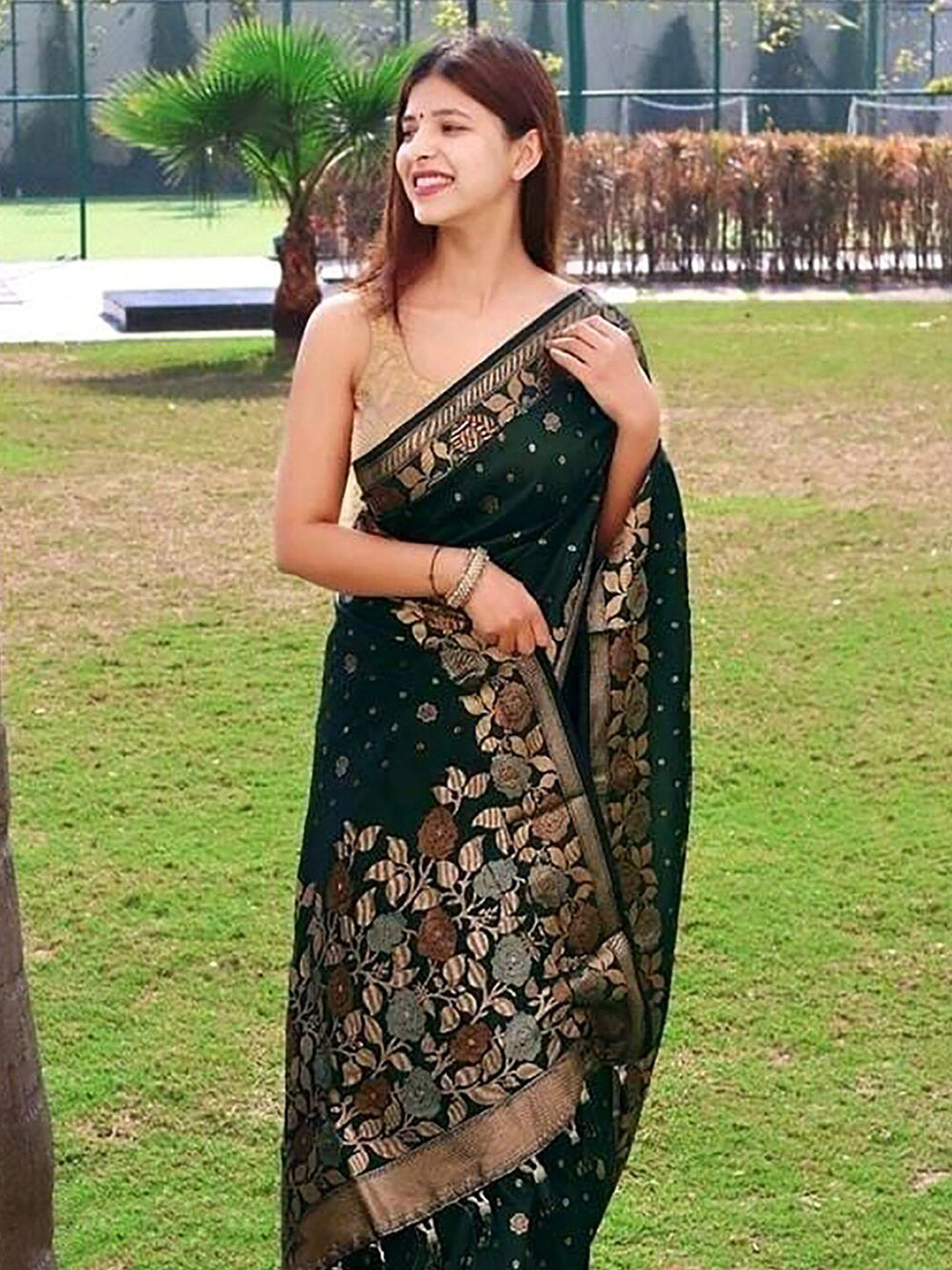 Kalini Floral Woven Design Zari Banarasi Saree | Swadesiicart