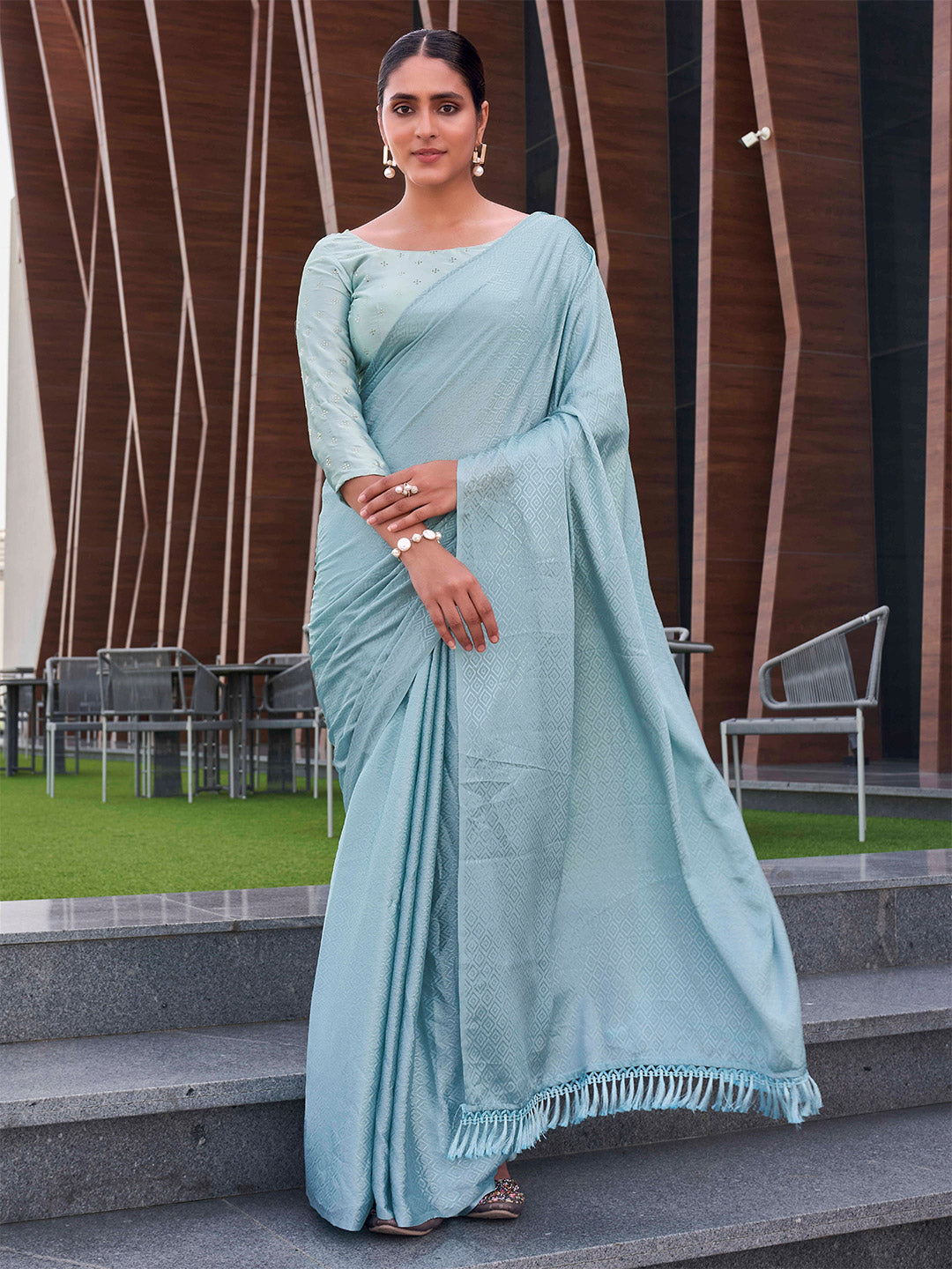 Tikhi Imli Geometric Printed Saree With Tassels | Swadesiicart